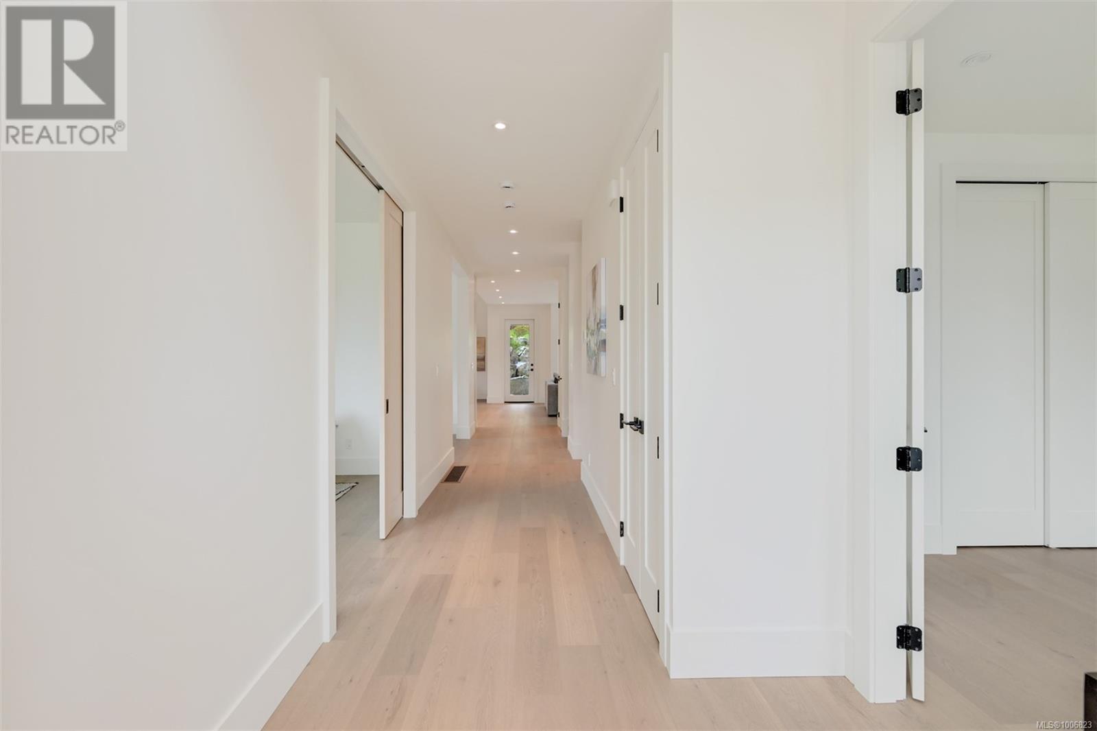  1624 Warren Gardens, Victoria