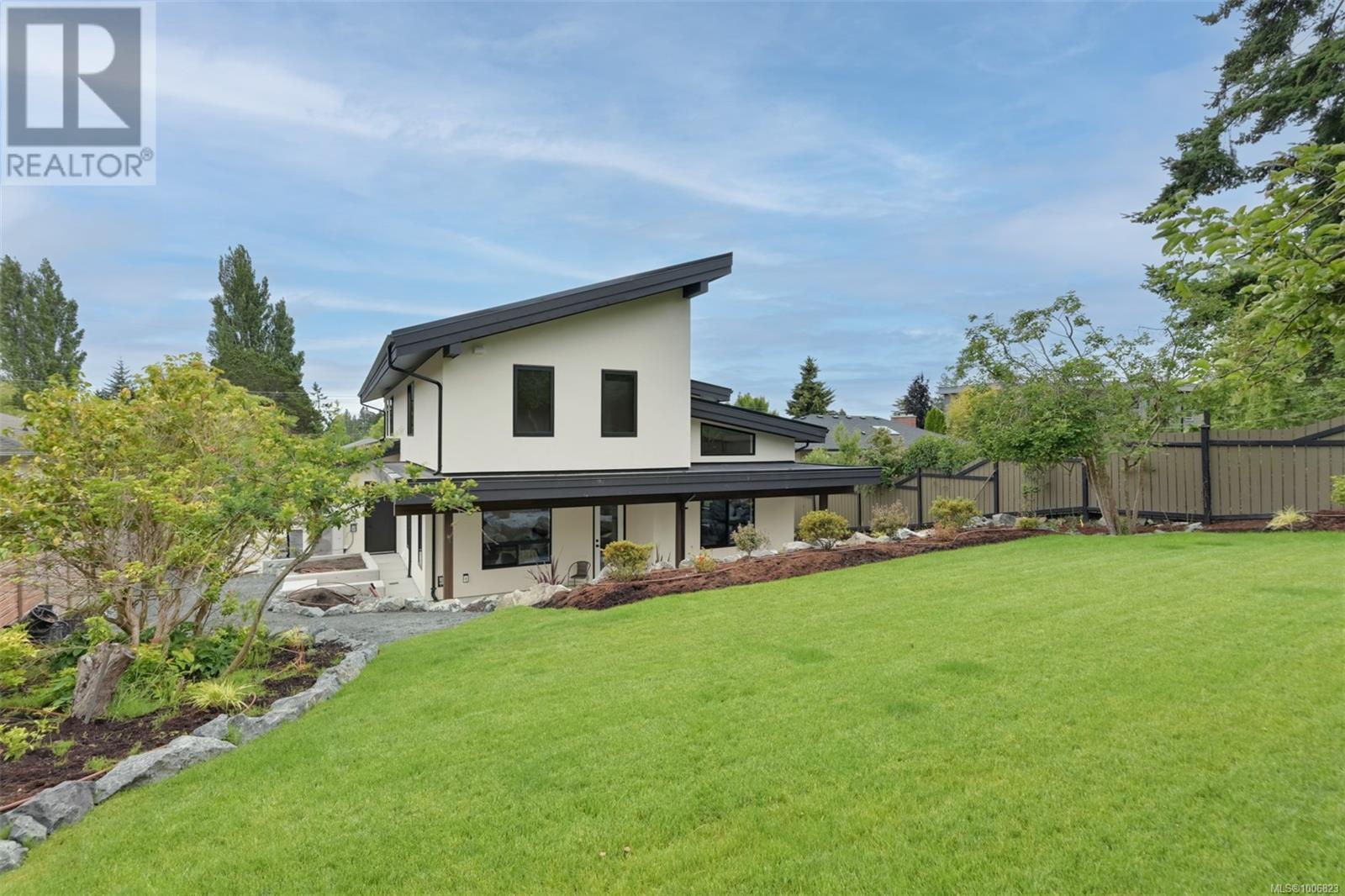  1624 Warren Gardens, Victoria