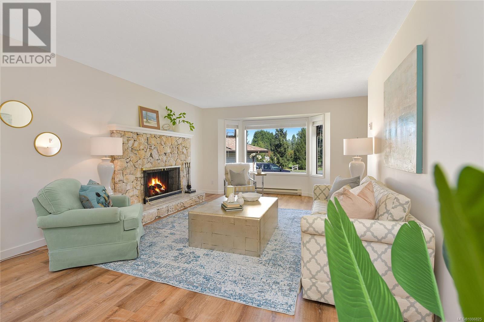 Single Family House for Sale in  Vanguard Pl Saanich 