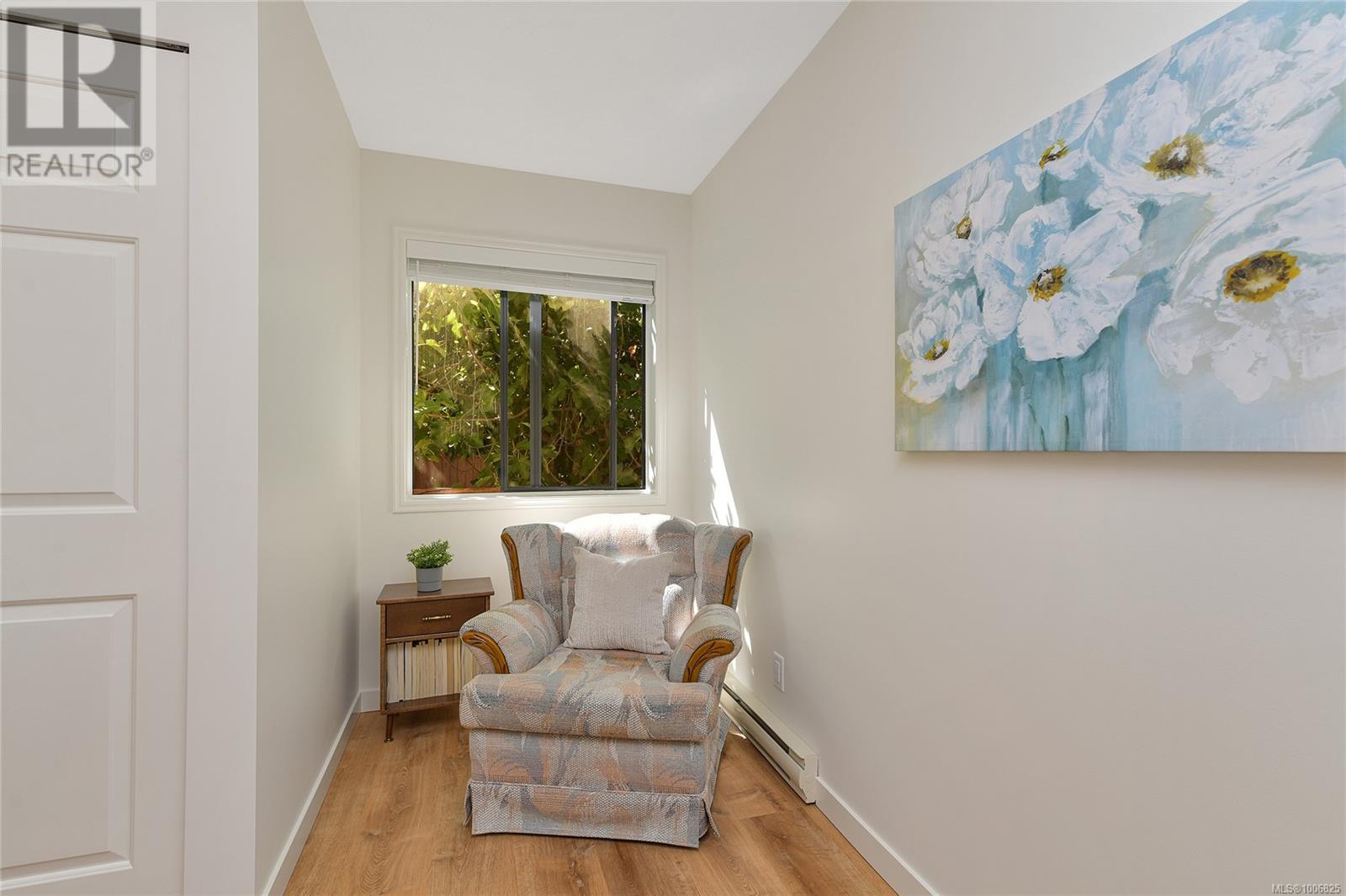 Single Family House for Sale in  Vanguard Pl Saanich 