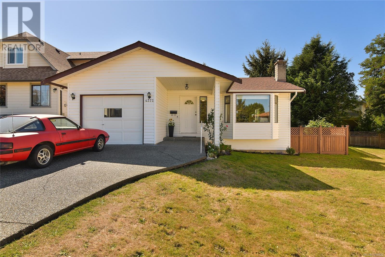 Single Family House for Sale in  Vanguard Pl Saanich 