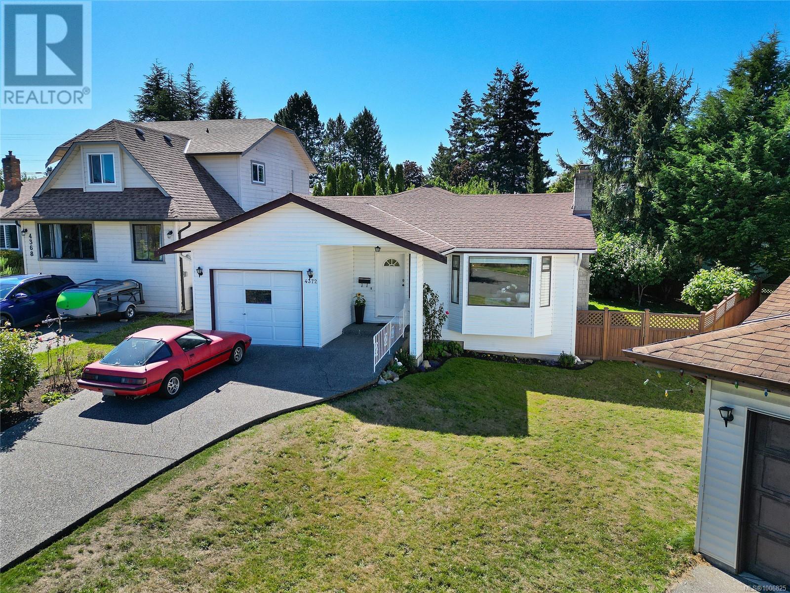 Single Family House for Sale in  Vanguard Pl Saanich 