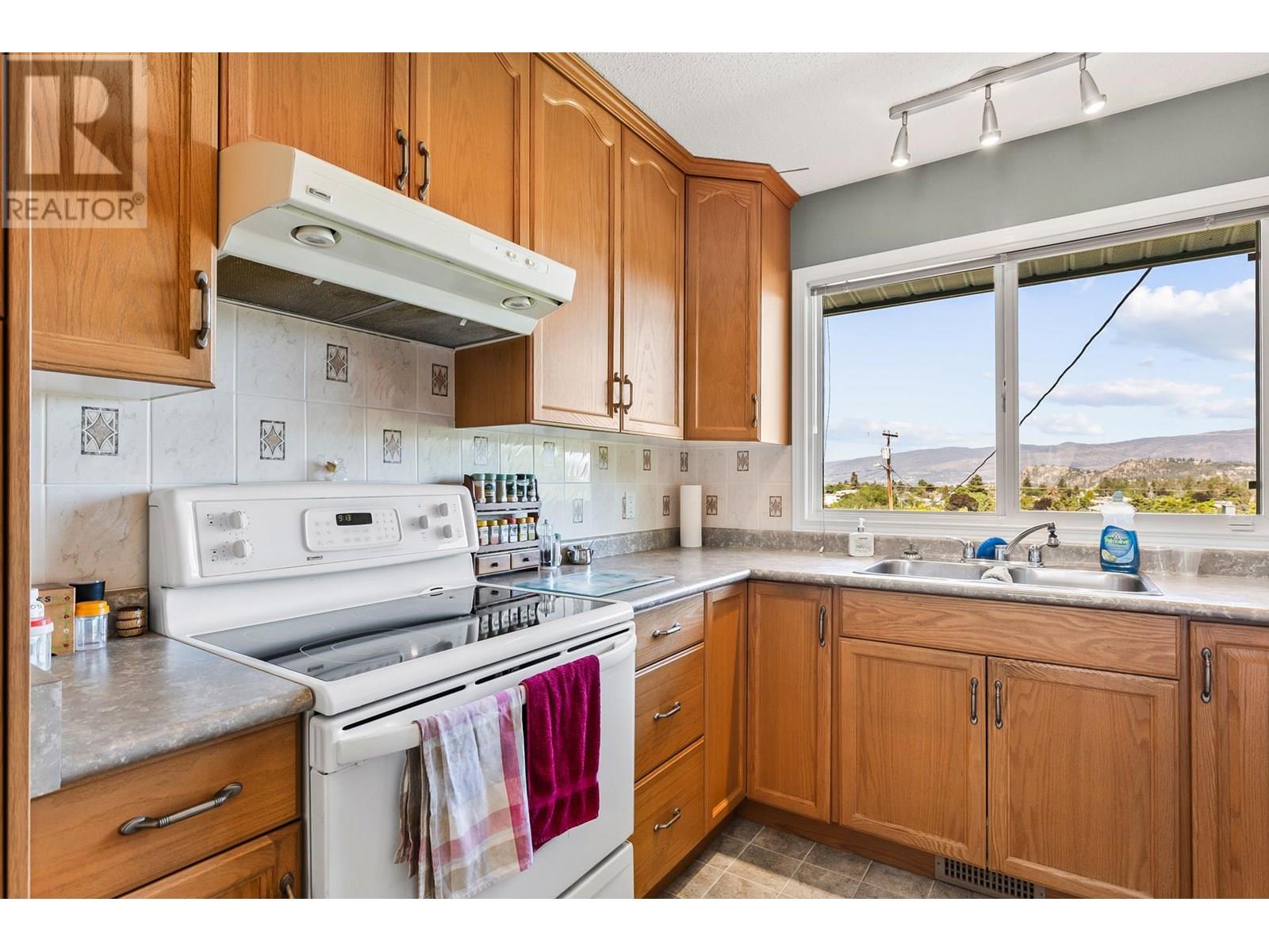 465 Seaford Road, Kelowna