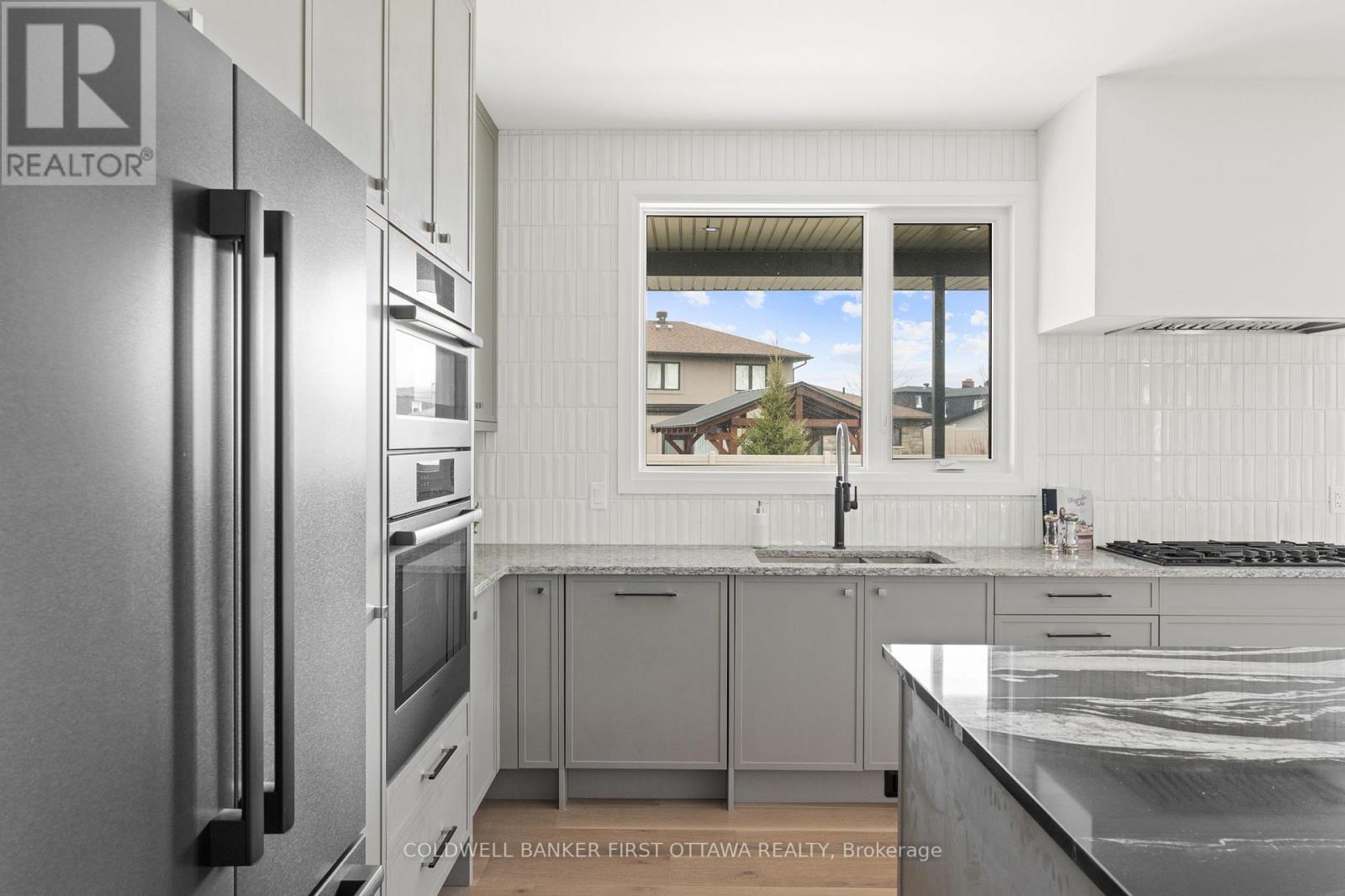Photo 26 of 42 Parkland Crescent, Ottawa ON