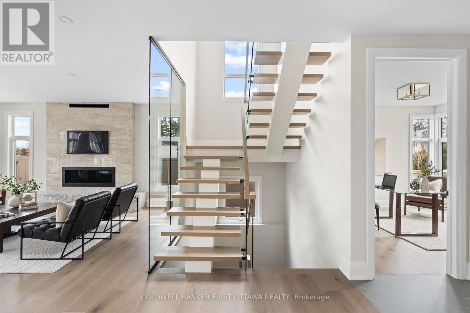Photo 8 of 42 Parkland Crescent, Ottawa ON