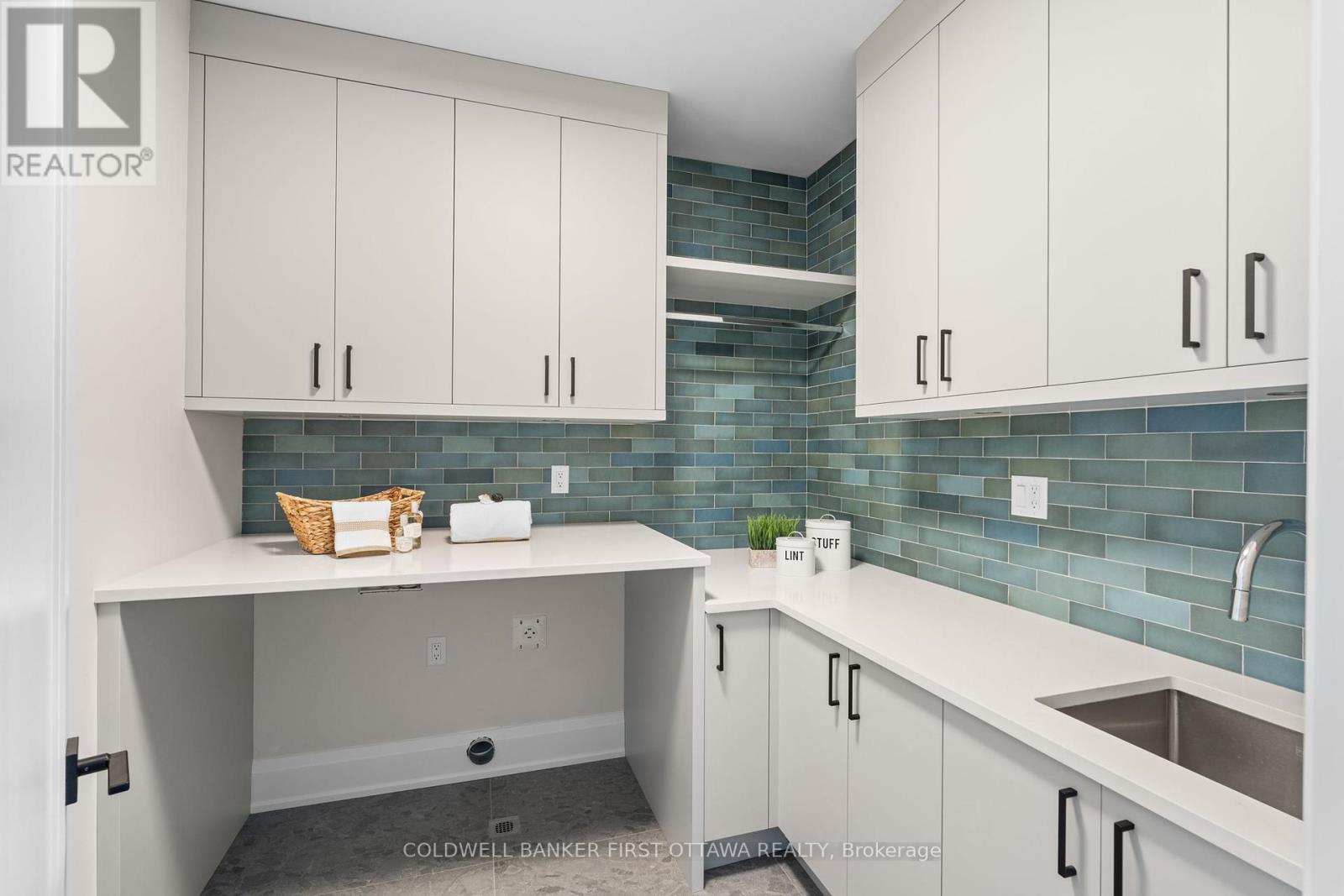 Photo 30 of 42 Parkland Crescent, Ottawa ON