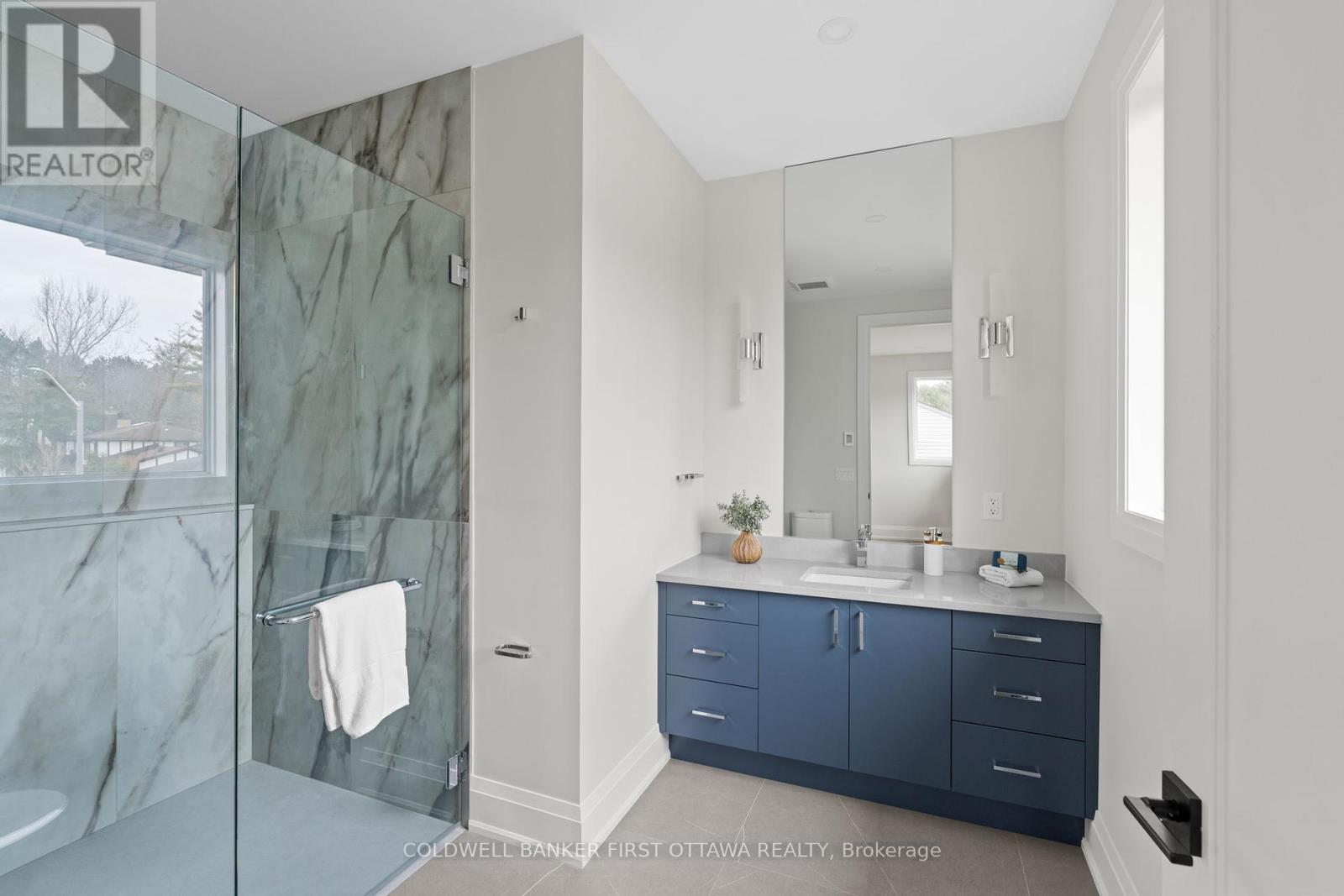 Photo 12 of 42 Parkland Crescent, Ottawa ON