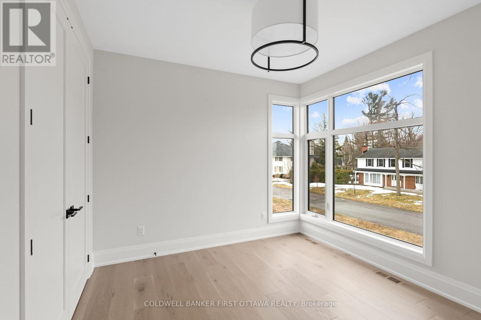 Photo 31 of 42 Parkland Crescent, Ottawa ON