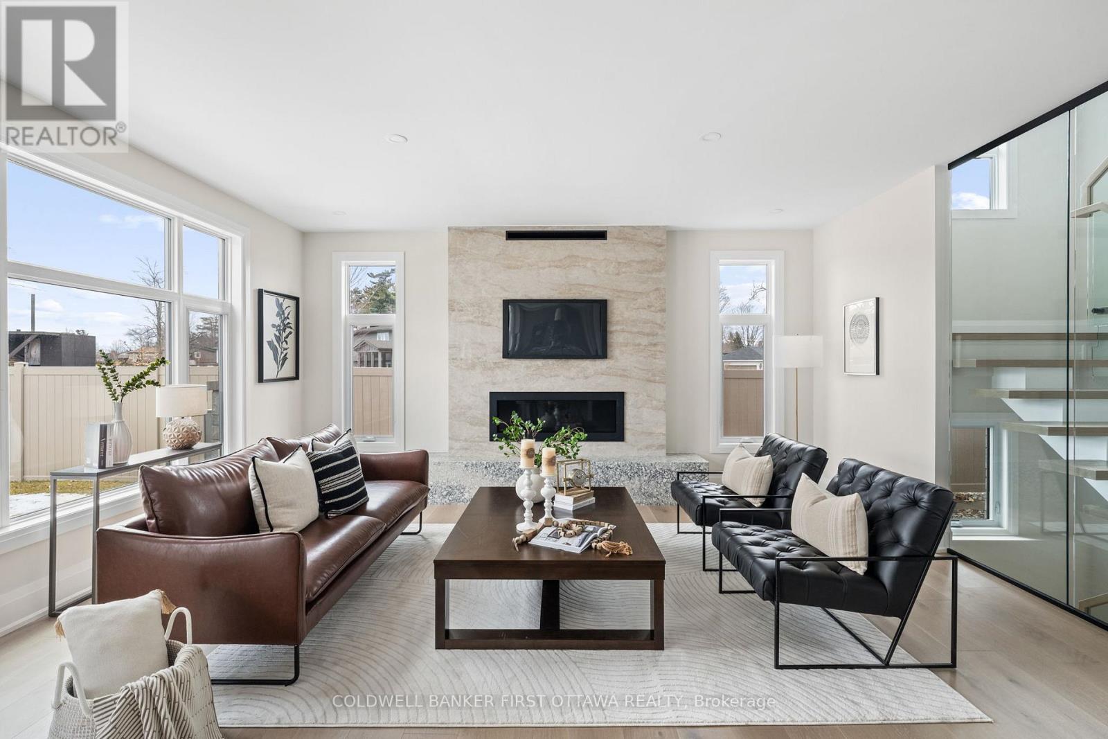 Photo 4 of 42 Parkland Crescent, Ottawa ON