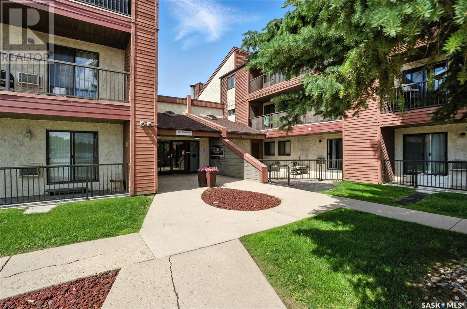 Photo 2 of 103 3302 33rd Street W, Saskatoon SK