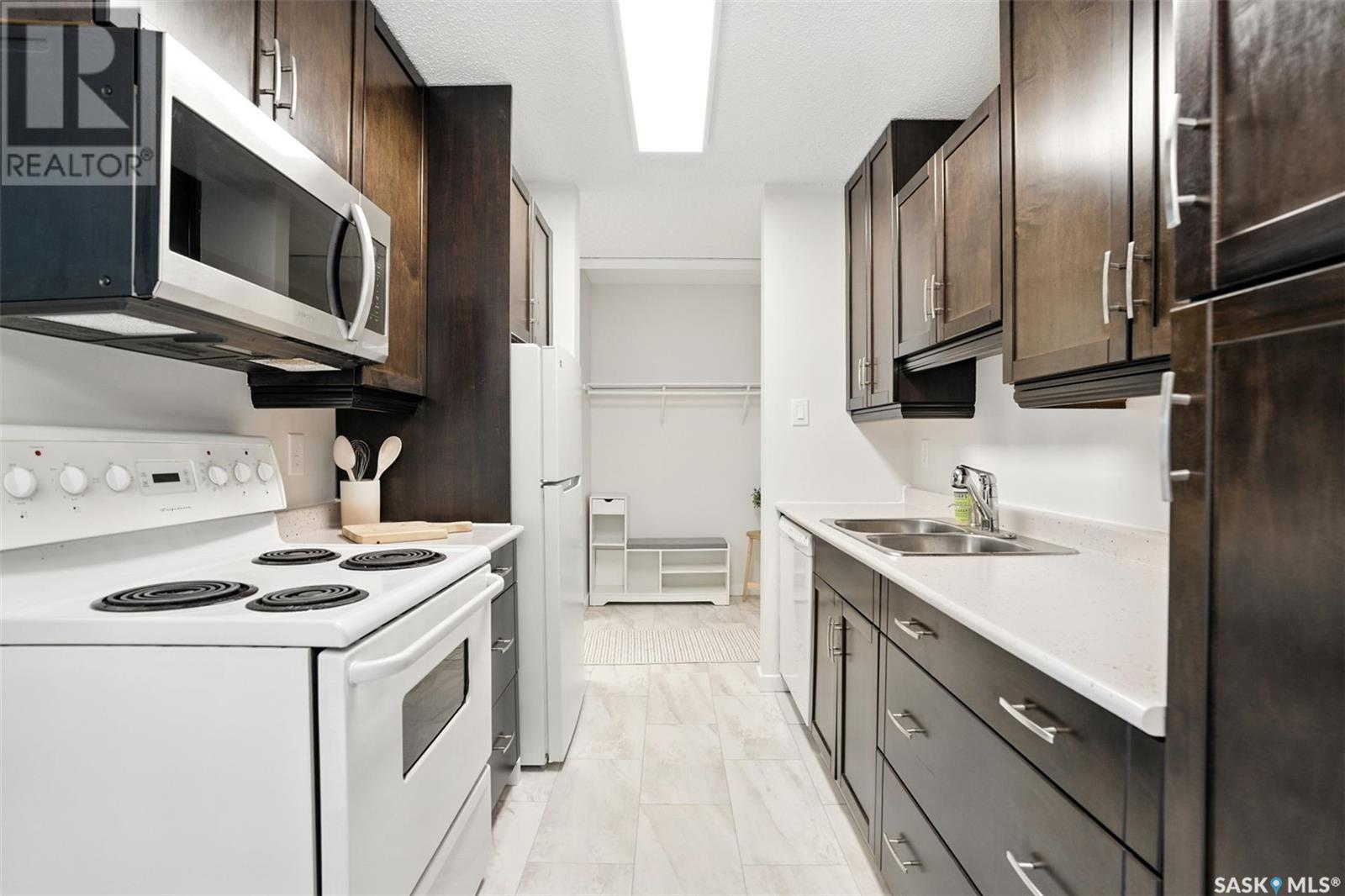 Photo 6 of 103 3302 33rd Street W, Saskatoon SK