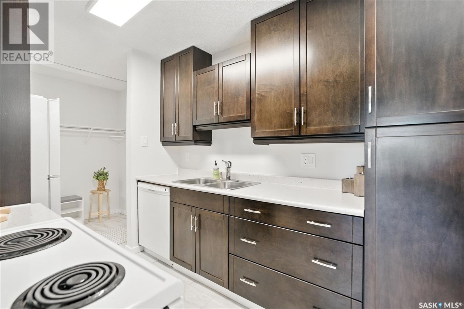 Photo 7 of 103 3302 33rd Street W, Saskatoon SK