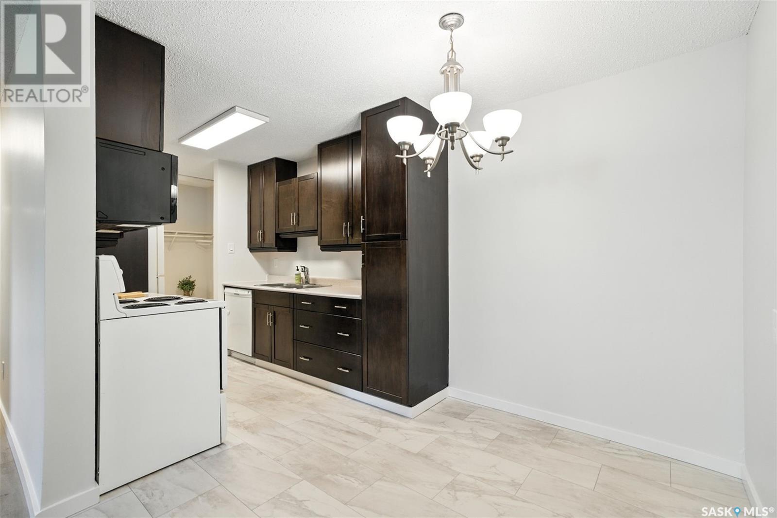 Photo 9 of 103 3302 33rd Street W, Saskatoon SK