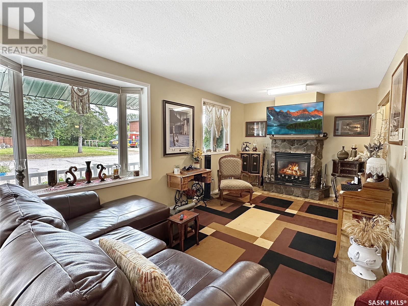 Photo 2 of 704 Eden Street, Indian Head SK