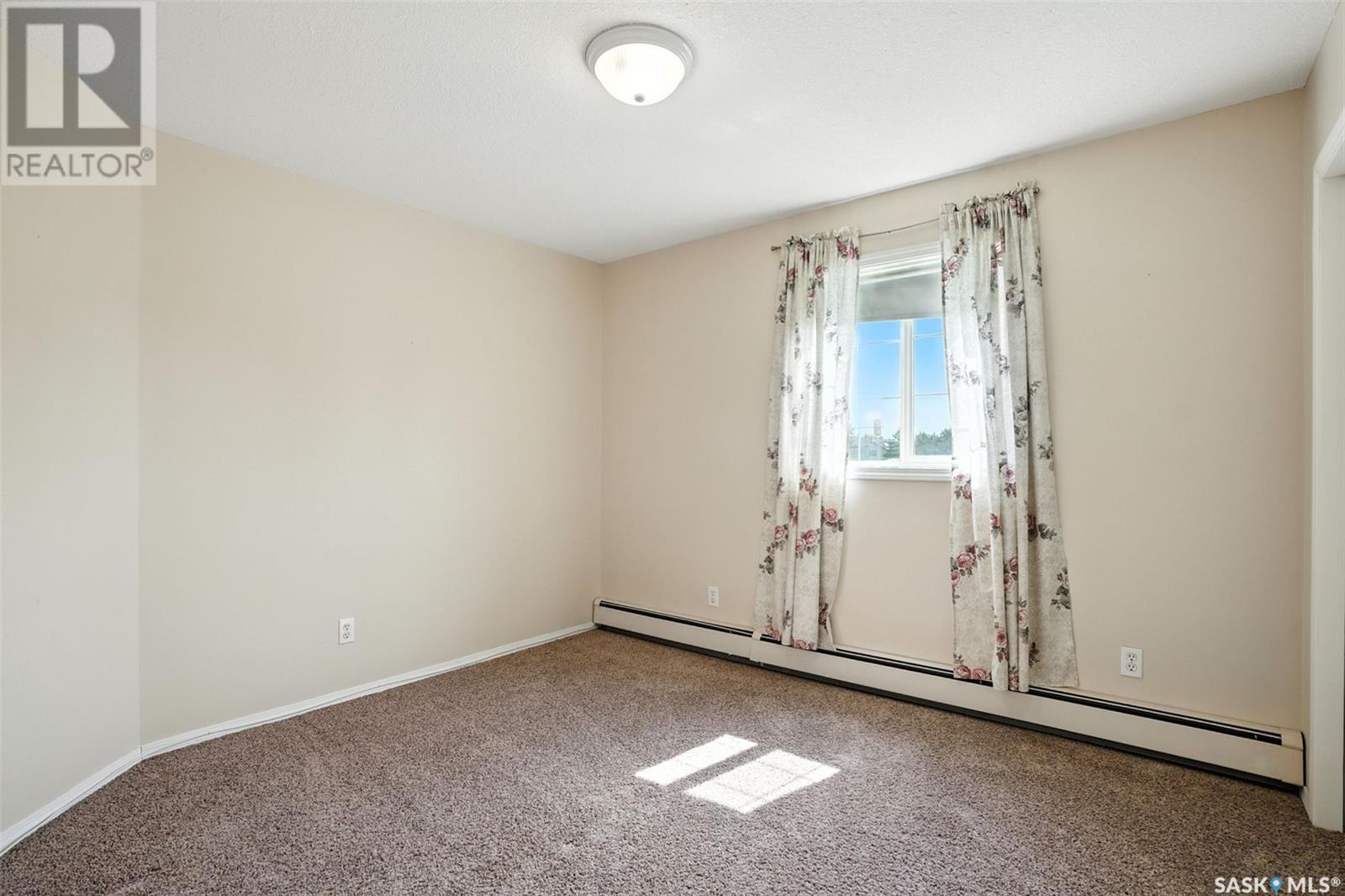 Single Family House Low rise for Sale in   Heritage VIEW Saskatoon 