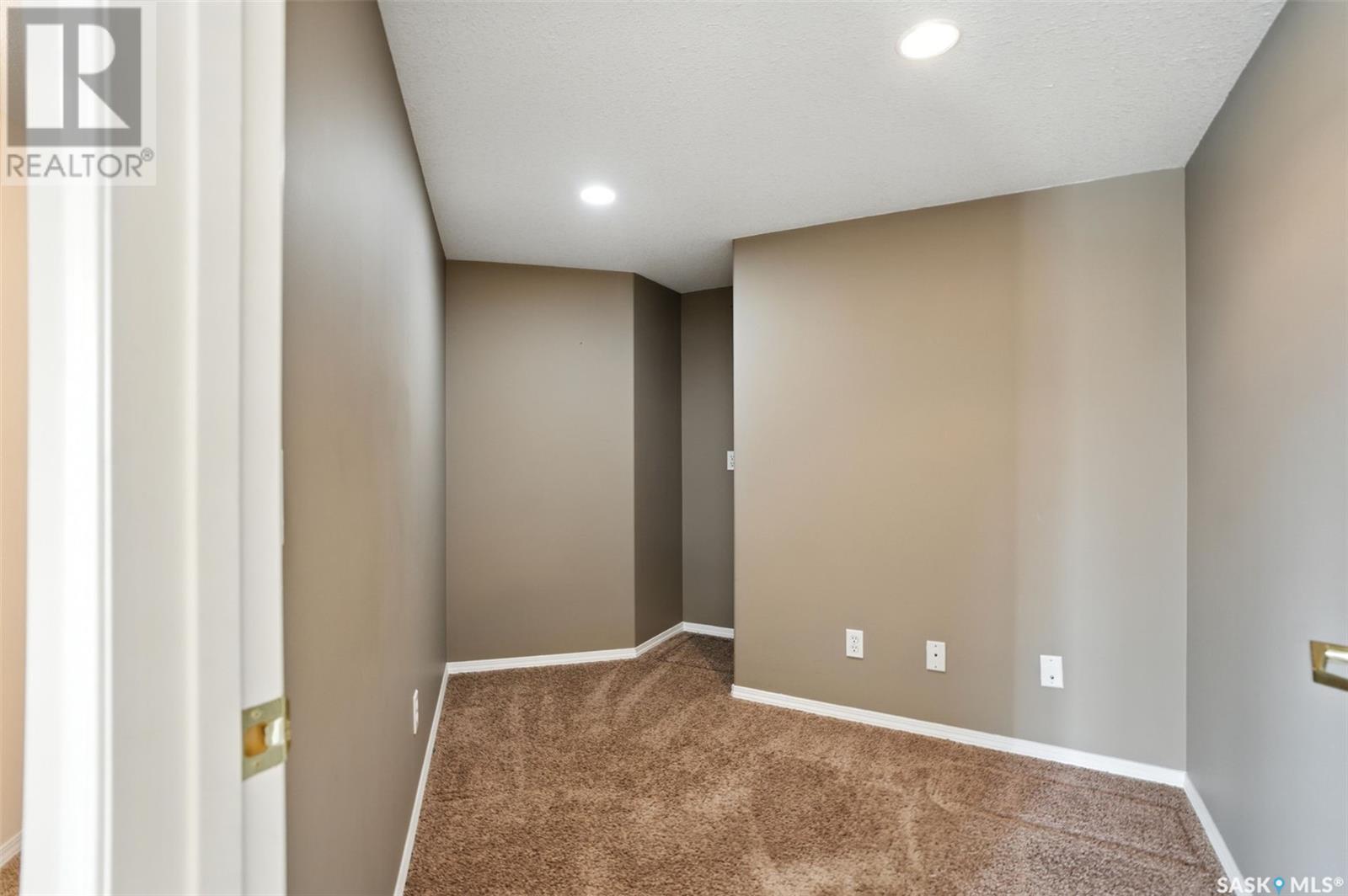 Single Family House Low rise for Sale in   Heritage VIEW Saskatoon 