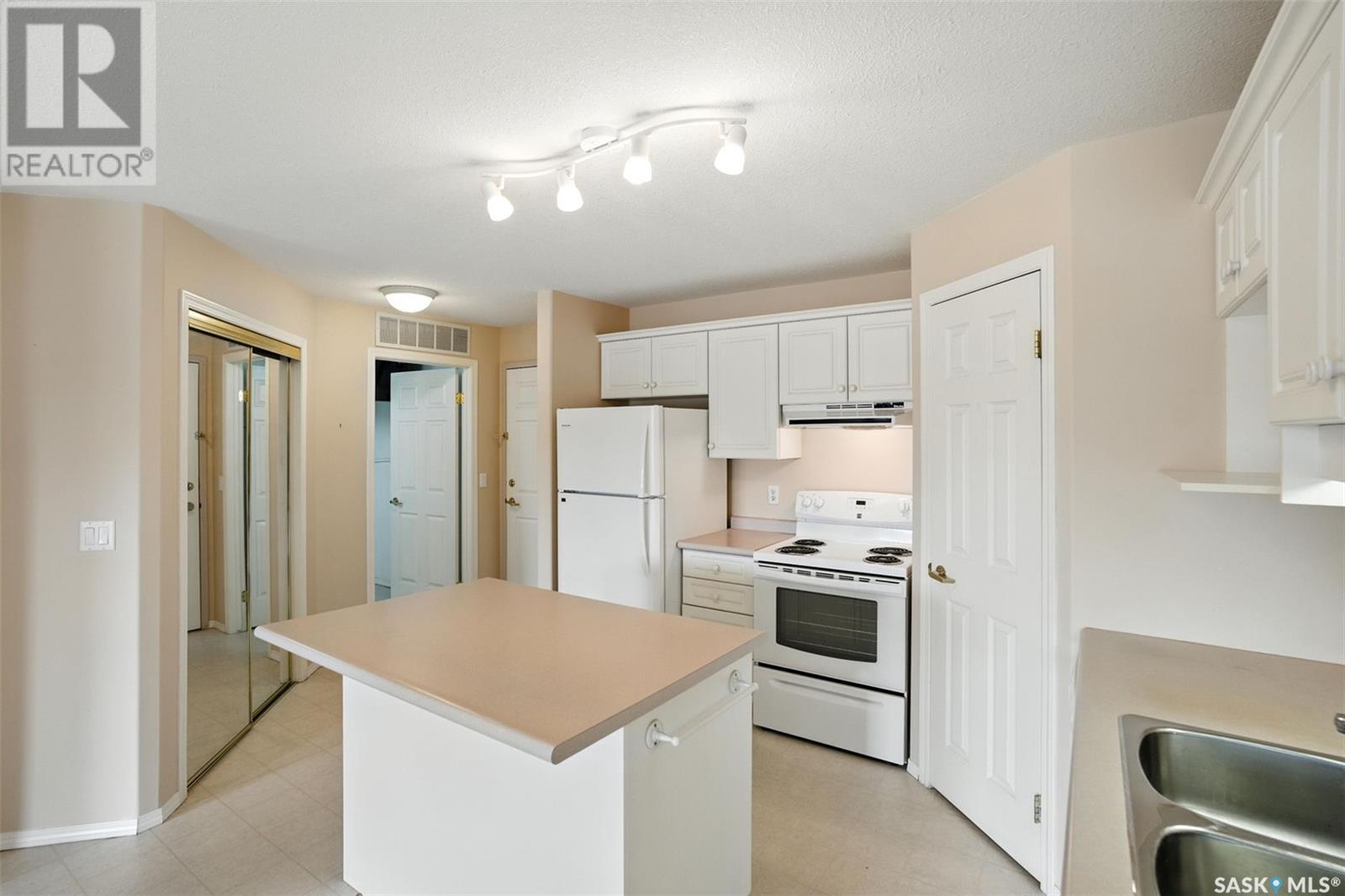 Single Family House Low rise for Sale in   Heritage VIEW Saskatoon 