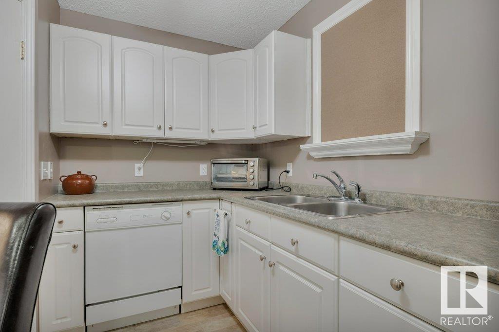 Photo 37 of 57 Cavan Cr, Sherwood Park AB