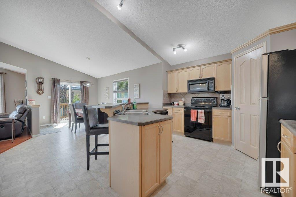 Photo 8 of 57 Cavan Cr, Sherwood Park AB