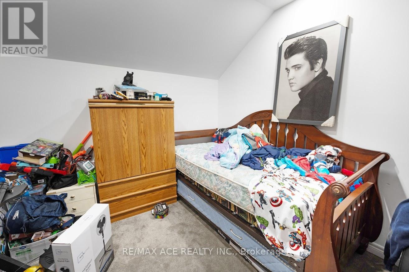 Photo 38 of 37 Summer Breeze Drive, Quinte West ON