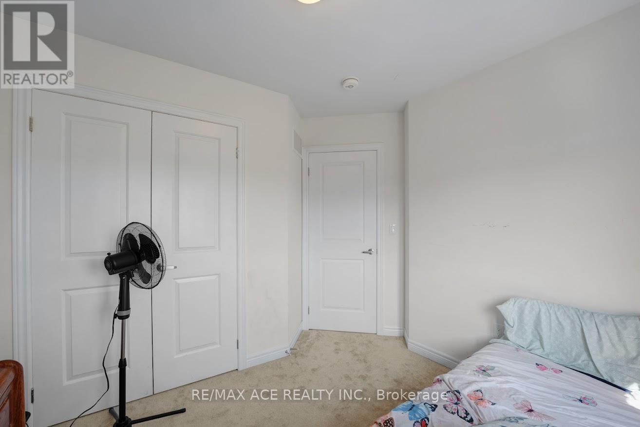 Photo 28 of 37 Summer Breeze Drive, Quinte West ON