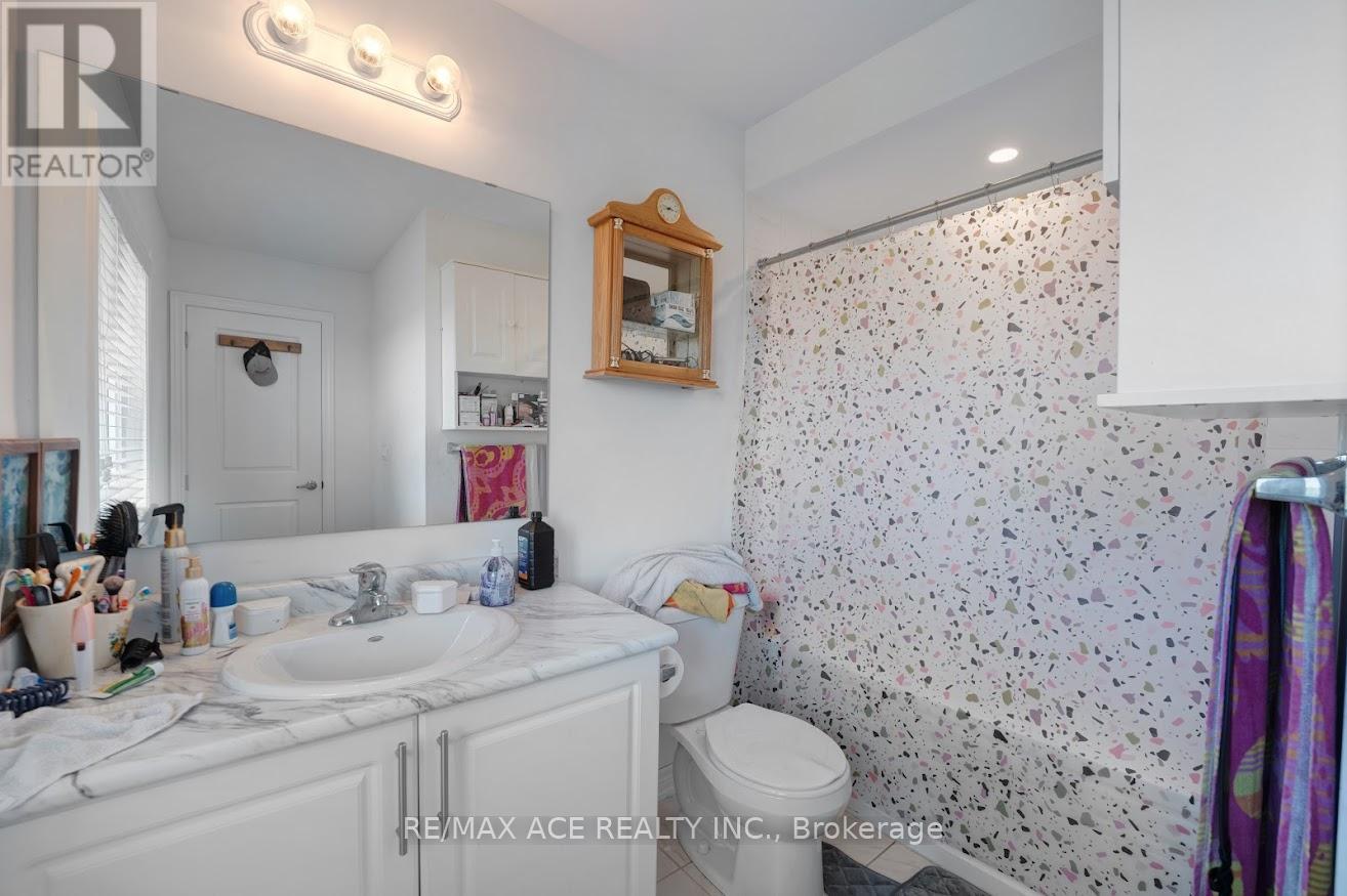 Photo 21 of 37 Summer Breeze Drive, Quinte West ON