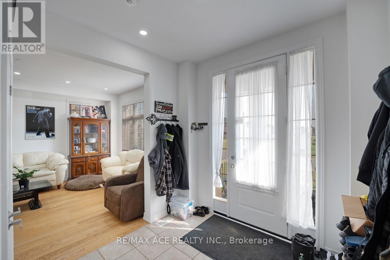 Photo 16 of 37 Summer Breeze Drive, Quinte West ON