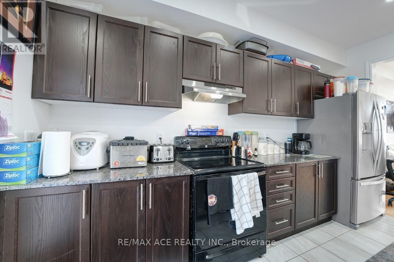 Photo 26 of 37 Summer Breeze Drive, Quinte West ON