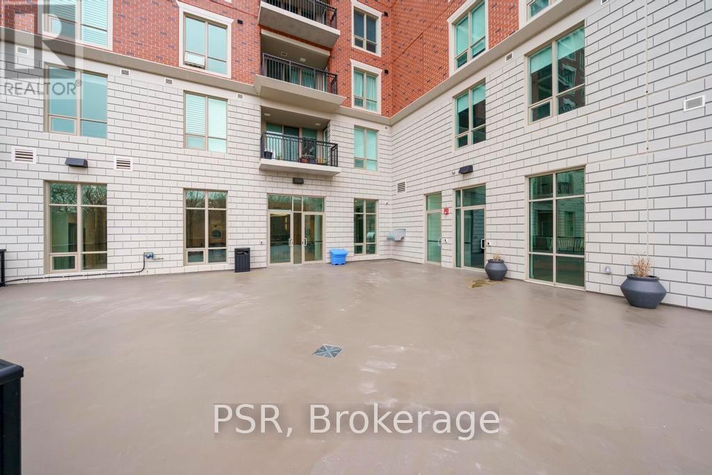 Photo 20 of 215 2750 King Street E, Hamilton ON