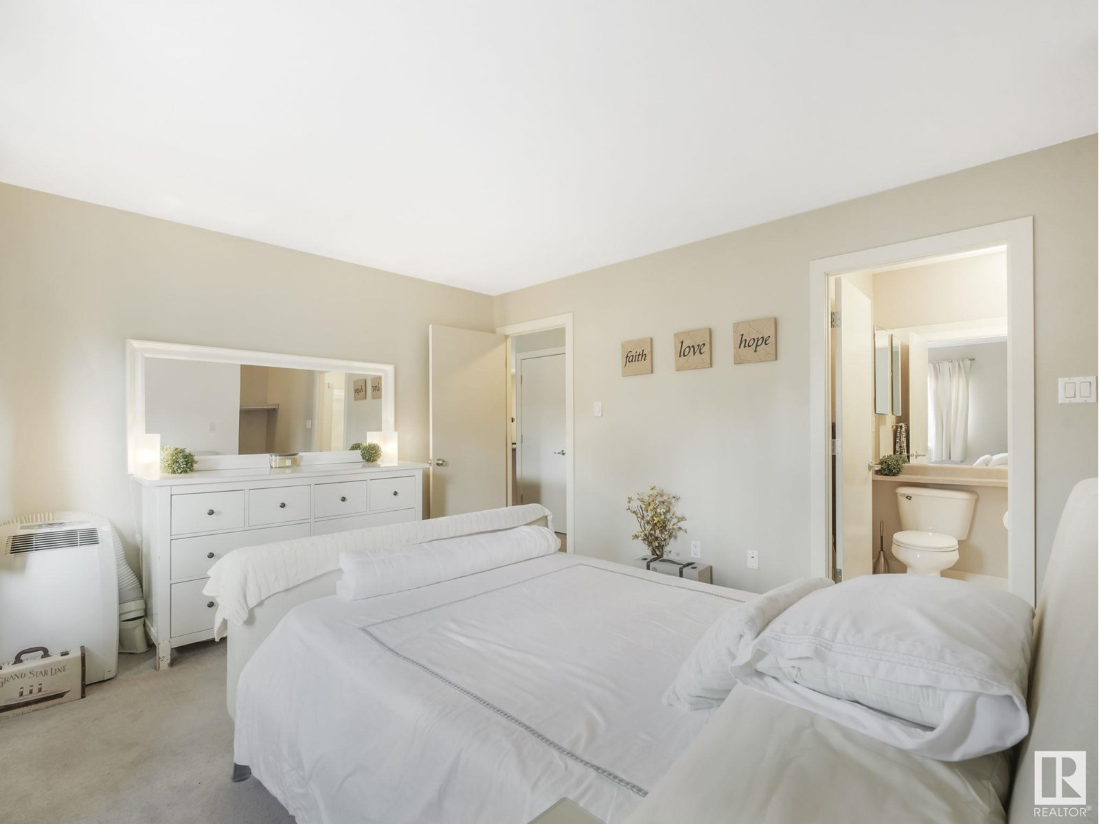Photo 15 of 102 9715 110 St Nw, Edmonton AB
