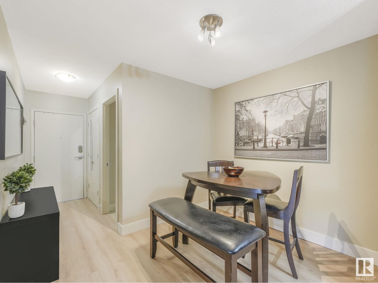 Photo 8 of 102 9715 110 St Nw, Edmonton AB
