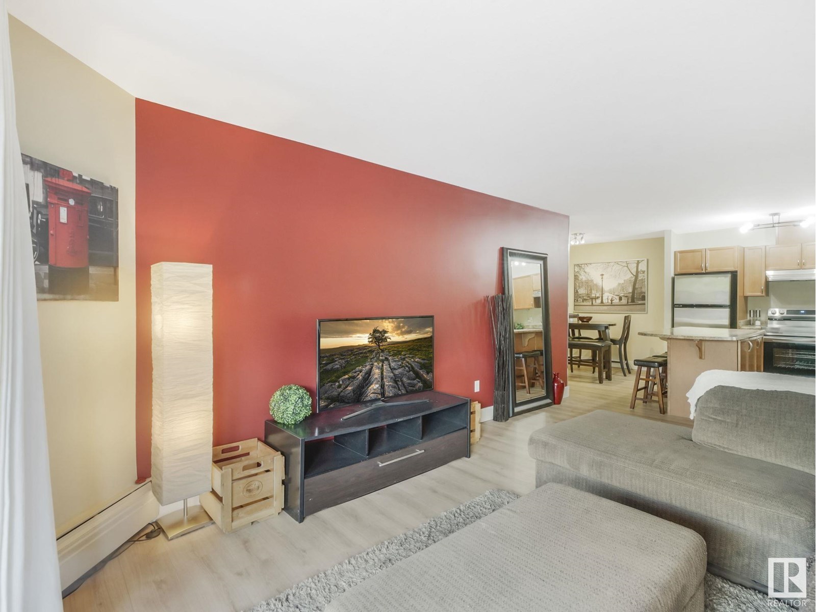 Photo 11 of 102 9715 110 St Nw, Edmonton AB