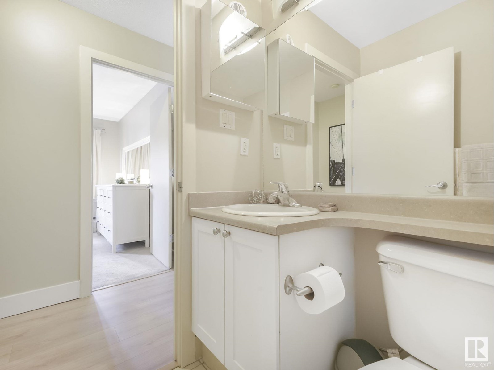 Photo 23 of 102 9715 110 St Nw, Edmonton AB