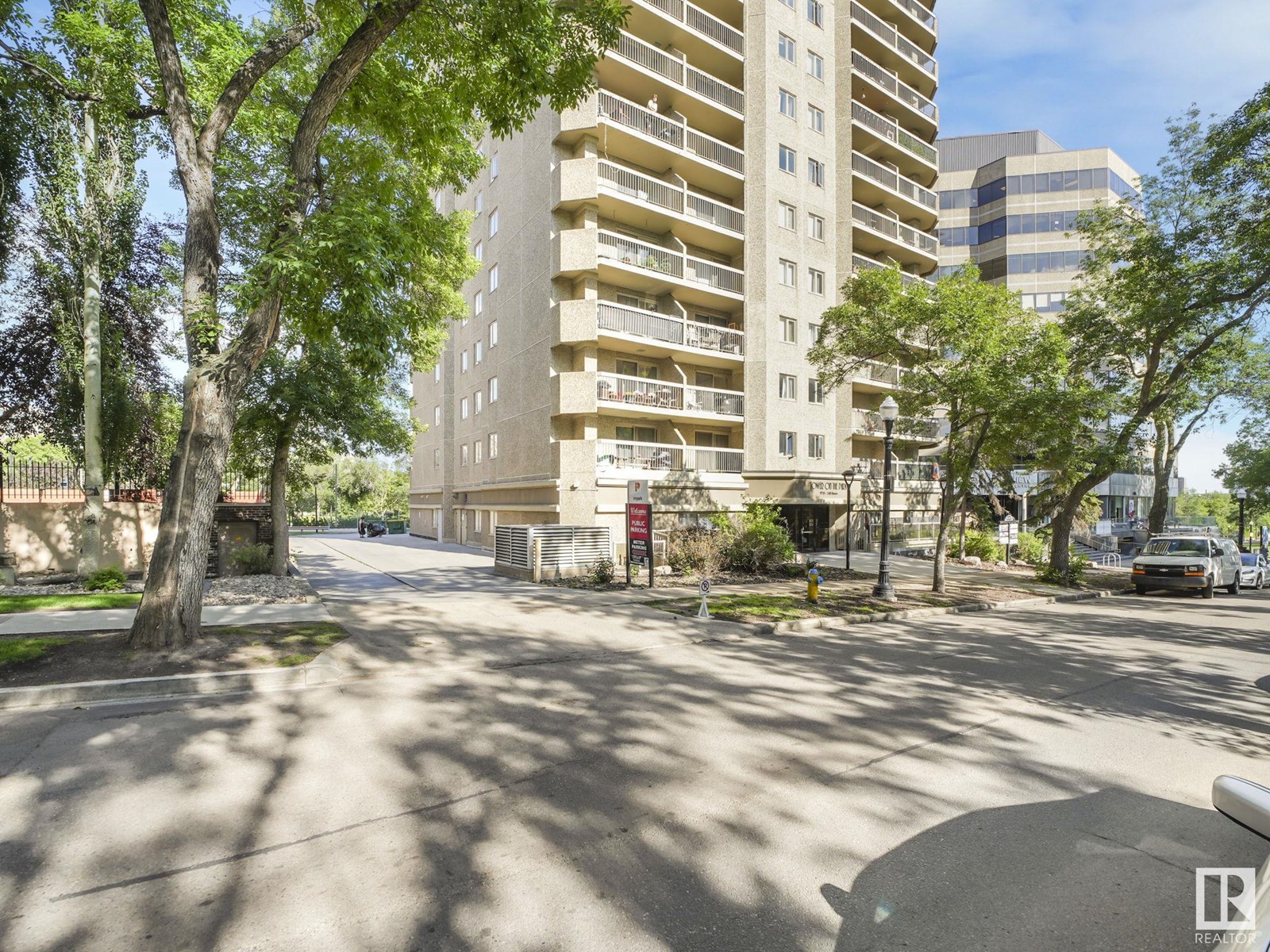 Photo 32 of 102 9715 110 St Nw, Edmonton AB