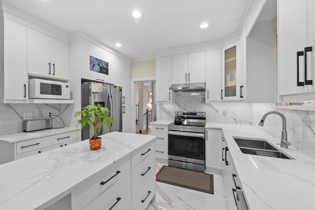 Photo 13 of 3614 Sylvan Place, Abbotsford BC