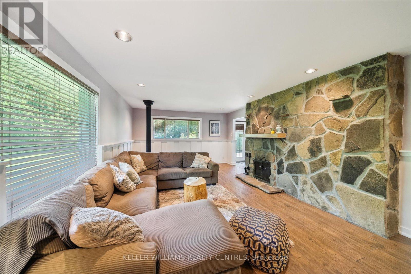 Photo 11 of 623 Varney Road, Georgina ON