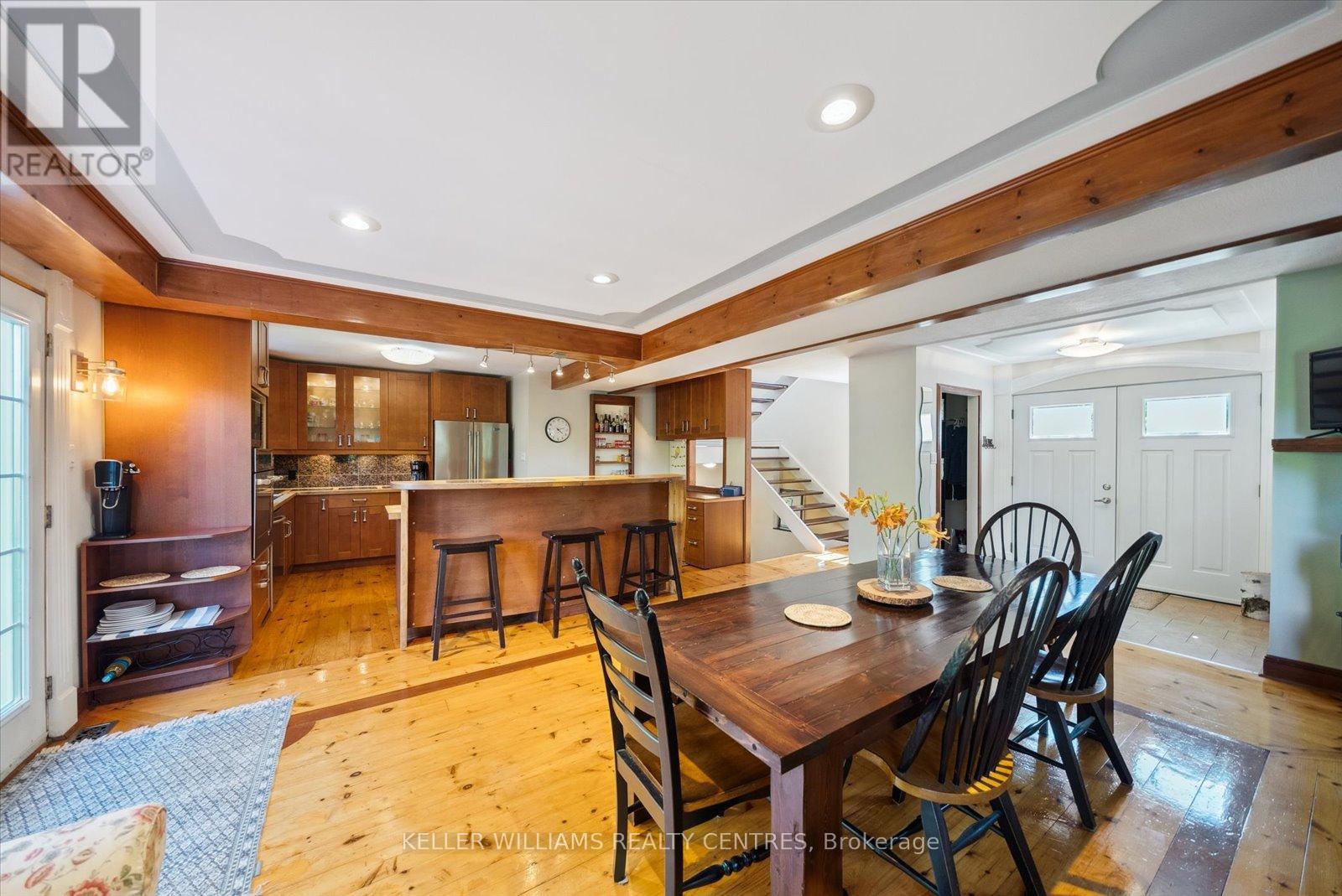 Photo 2 of 623 Varney Road, Georgina ON