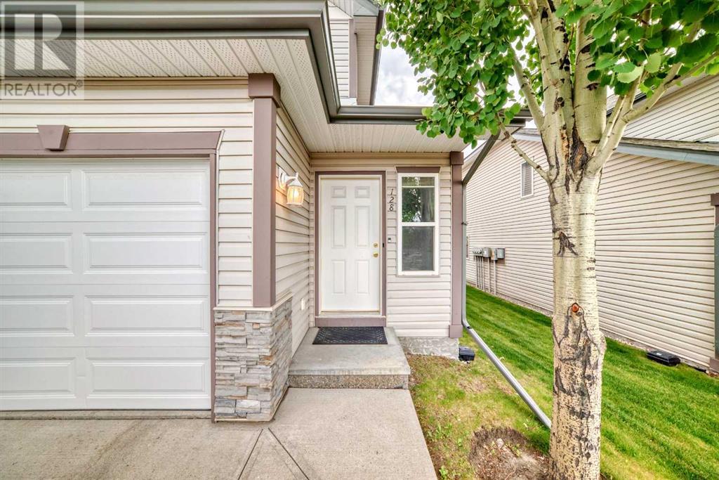 Single Family House for Sale in  Millview Green SW Millrise Calgary 