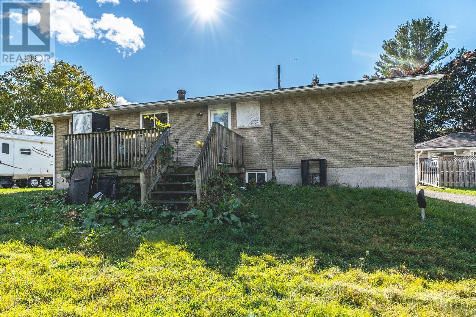 Photo 6 of 221 Phillips Street, Barrie ON