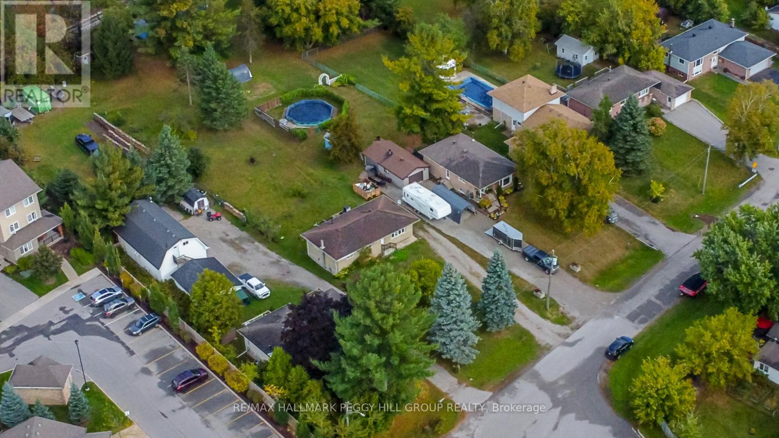 Photo 5 of 221 Phillips Street, Barrie ON