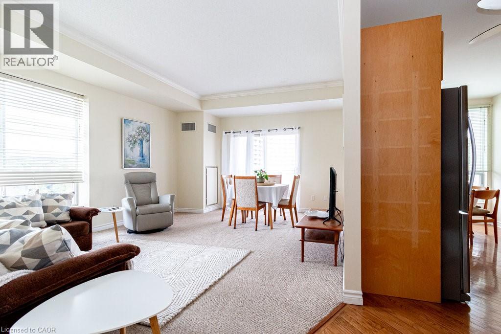 Photo 6 of 2000 Creekside Drive Unit 805, Dundas ON