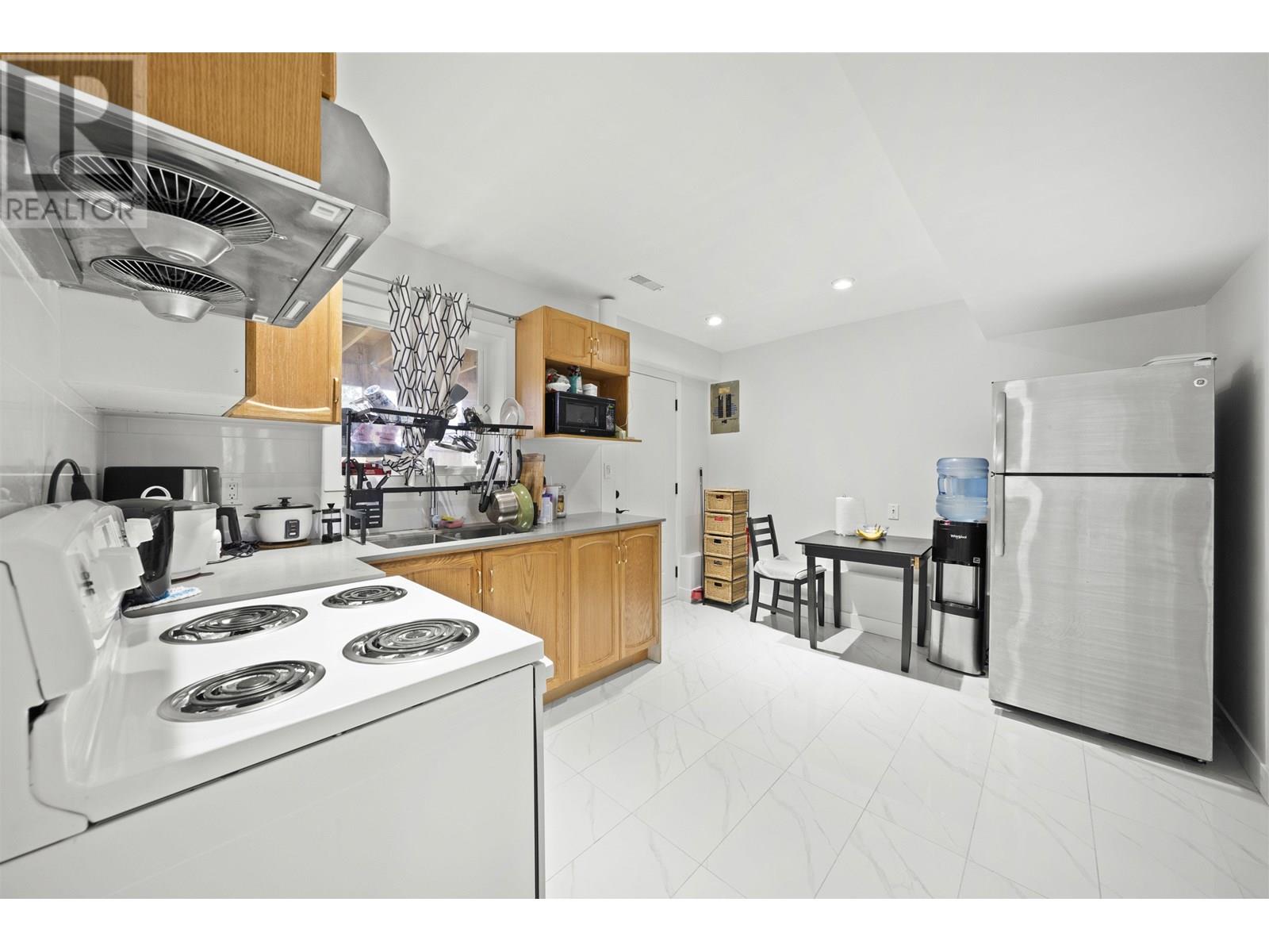 Photo 18 of 23095 117 Avenue, Maple Ridge BC