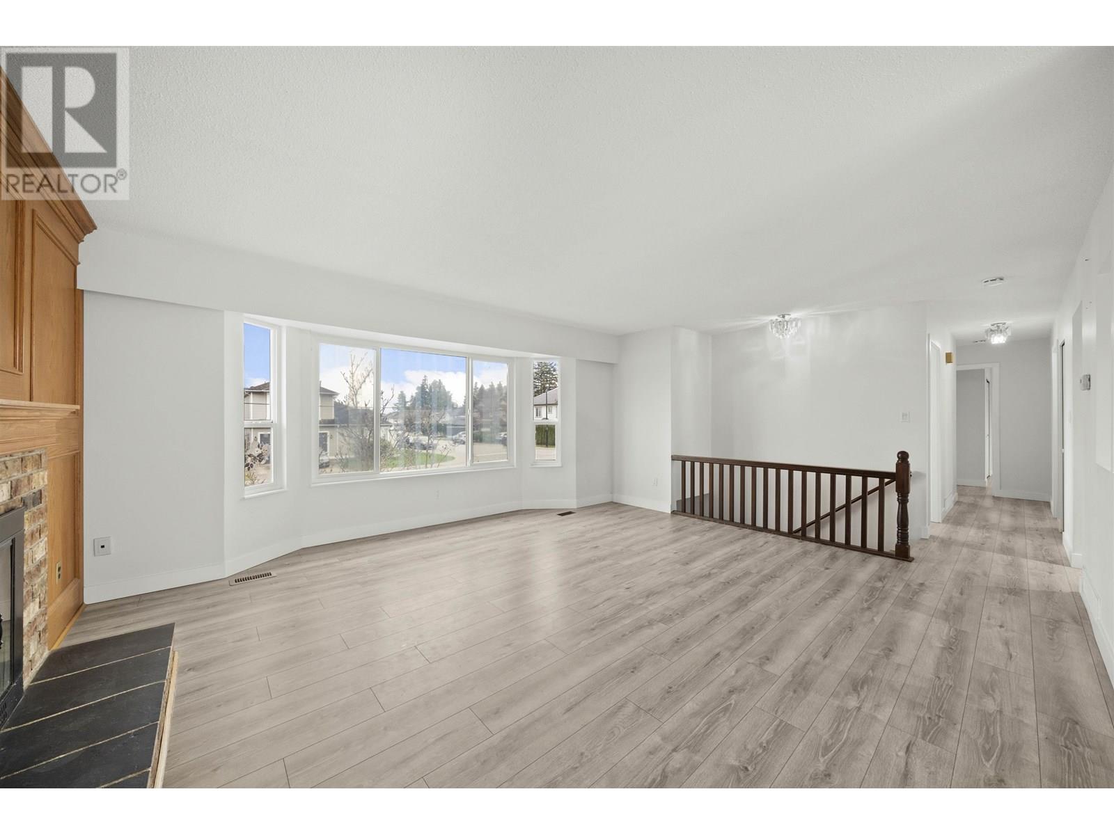 Photo 3 of 23095 117 Avenue, Maple Ridge BC