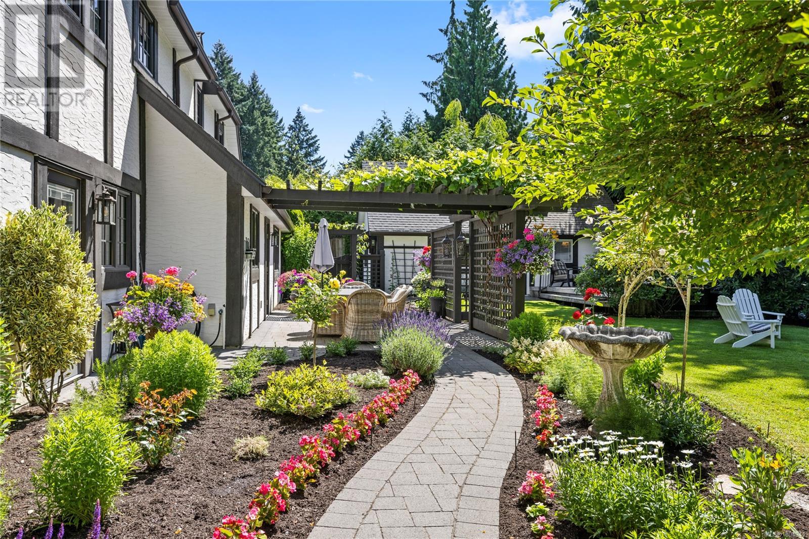 Photo 77 of 2534 Island Hwy W, Qualicum Beach BC