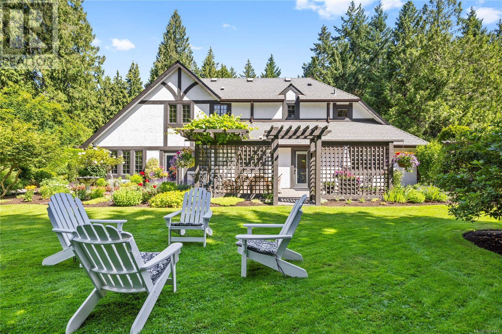 Photo 30 of 2534 Island Hwy W, Qualicum Beach BC