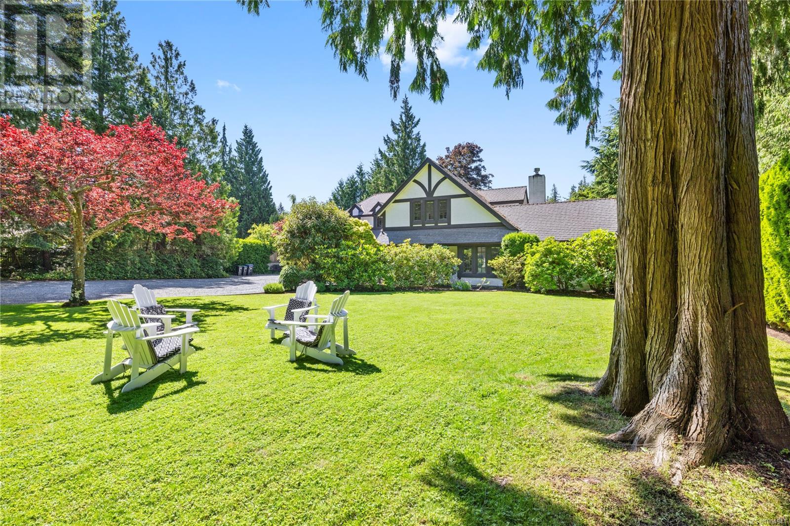 Photo 21 of 2534 Island Hwy W, Qualicum Beach BC