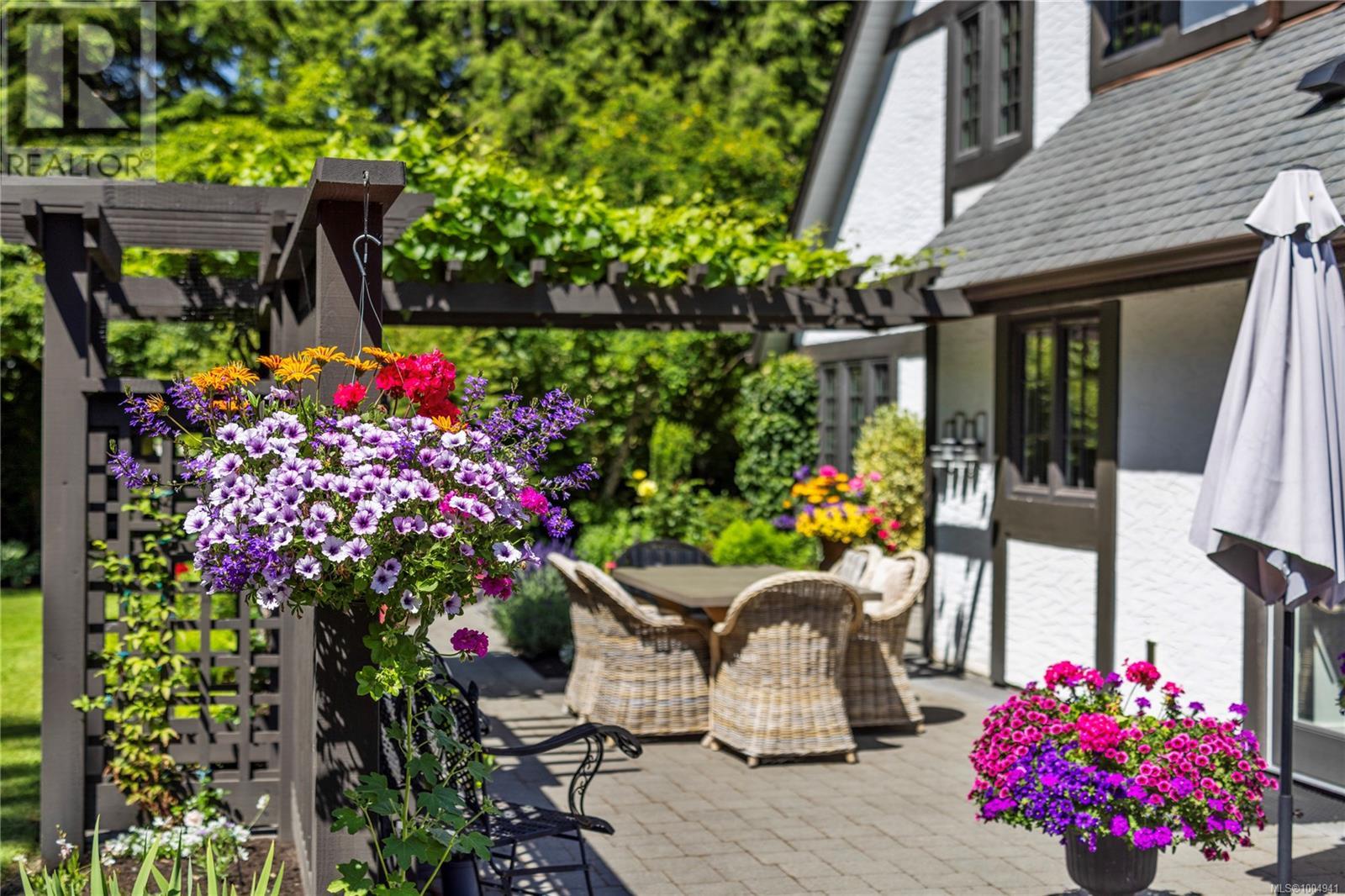Photo 20 of 2534 Island Hwy W, Qualicum Beach BC