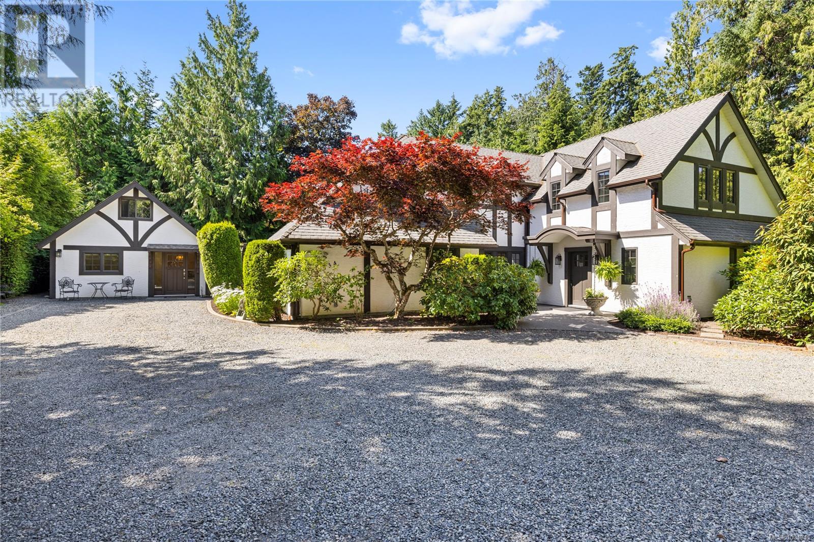 Photo 17 of 2534 Island Hwy W, Qualicum Beach BC