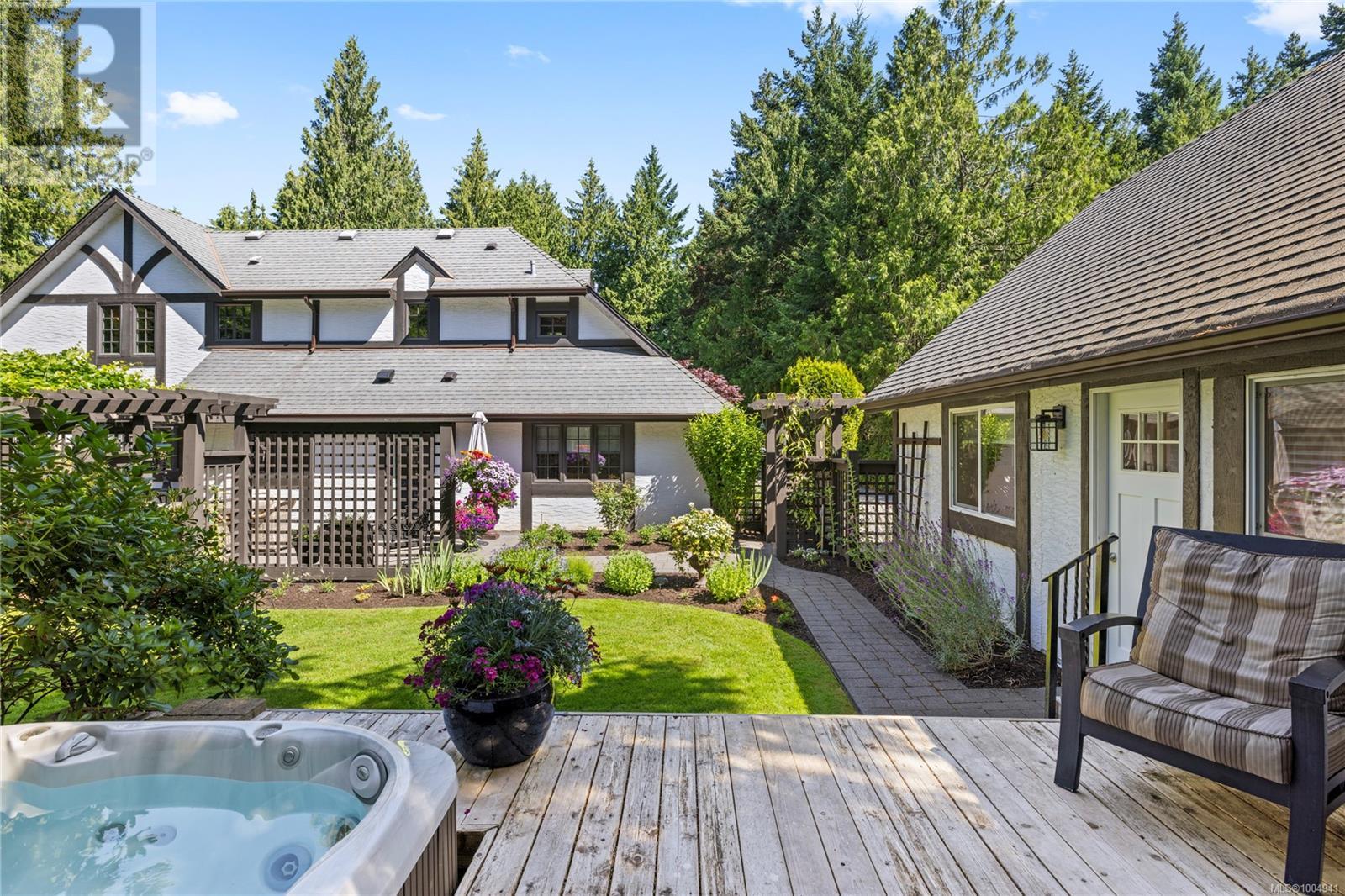 Photo 75 of 2534 Island Hwy W, Qualicum Beach BC