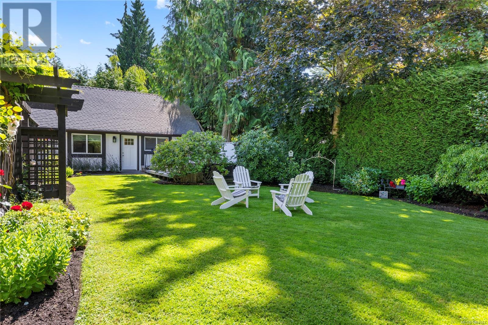 Photo 45 of 2534 Island Hwy W, Qualicum Beach BC
